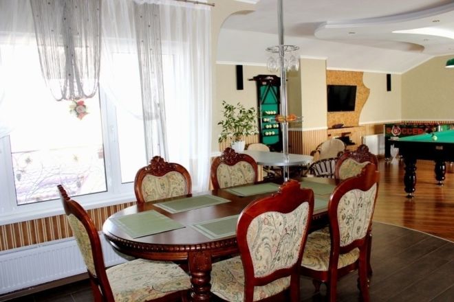 Rent daily a house in Cherkasy on the lane Cherkaskyi 3 per 2800 uah. 