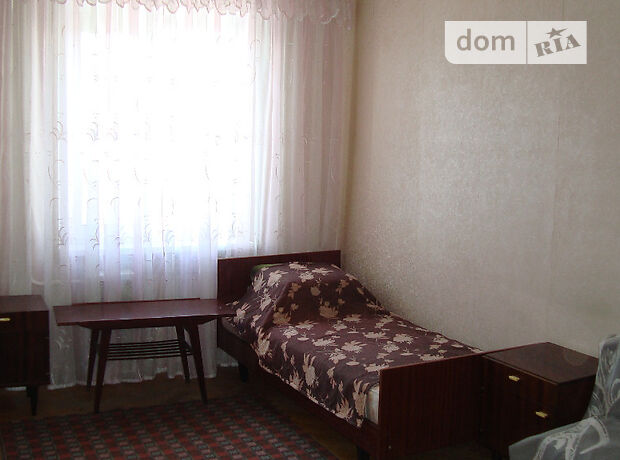 Rent a room in Kyiv on the St. Malyshka Andriia 3 per 4000 uah. 