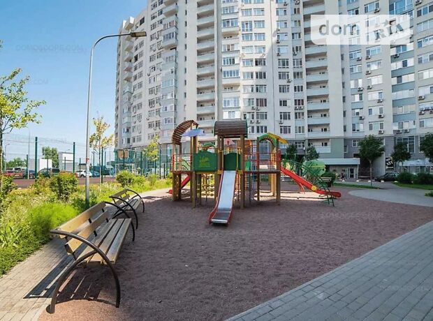 Rent an apartment in Kyiv on the Avenue Heroiv Stalinhrada per 37783 uah. 