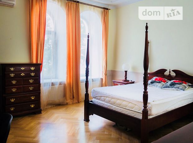 Rent an apartment in Kyiv on the St. Zankovetskoi per 32746 uah. 