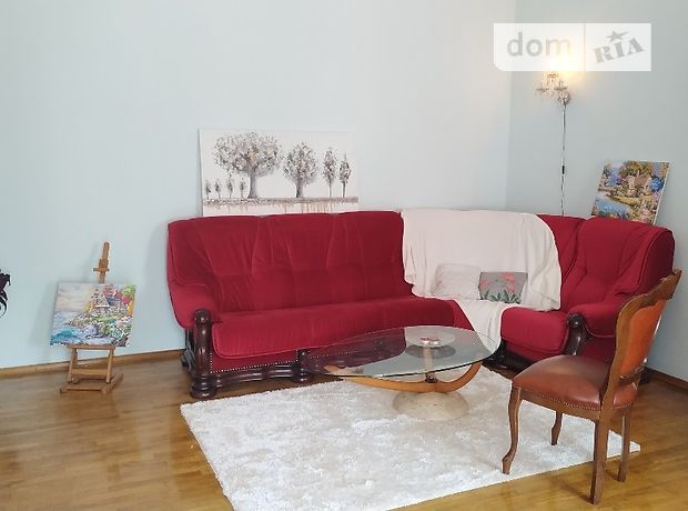 Rent an apartment in Kyiv on the Lvivska square per 27708 uah. 