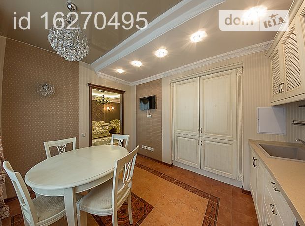 Rent an apartment in Kyiv on the St. Shovkovychna per 45340 uah. 