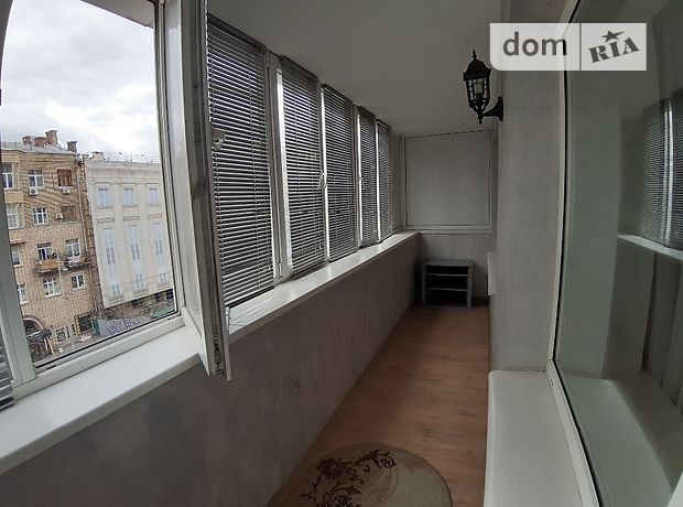 Rent daily an apartment in Kyiv on the St. Velyka Vasylkivska per 850 uah. 