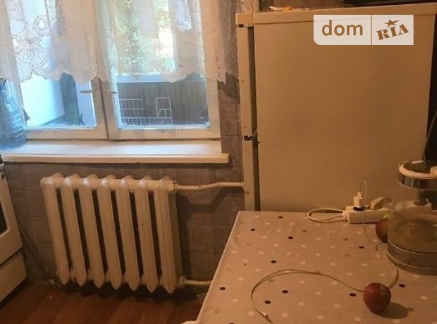 Rent an apartment in Kyiv on the St. Preobrazhenska 40 per 8500 uah. 