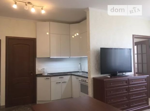 Rent an apartment in Kyiv on the Avenue Pravdy per 11000 uah. 