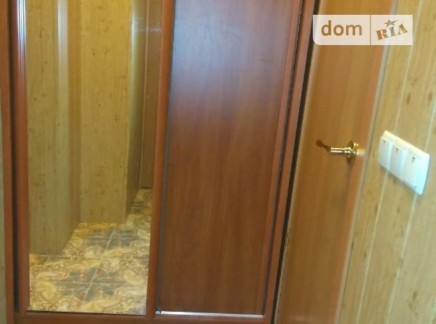 Rent an apartment in Kyiv on the Avenue Honhadze Heorhiia per 12000 uah. 