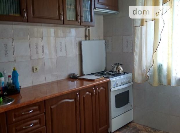 Rent an apartment in Kyiv on the Avenue Honhadze Heorhiia per 12000 uah. 