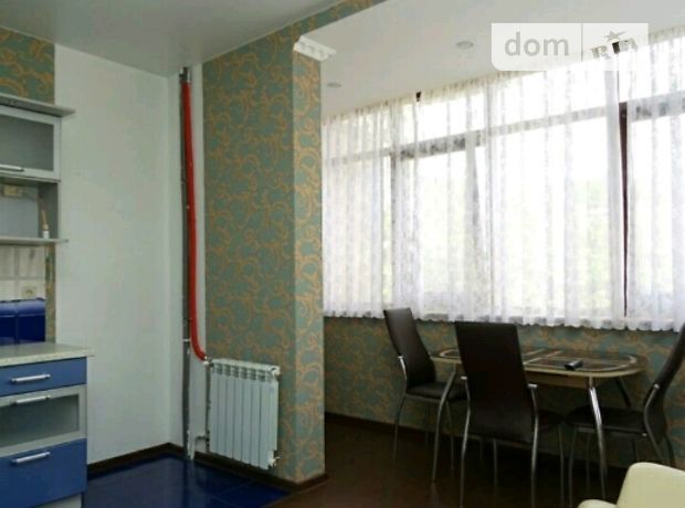 Снять посуточно квартиру в Киеве на ул. Стадионная 6 за 700 грн. 