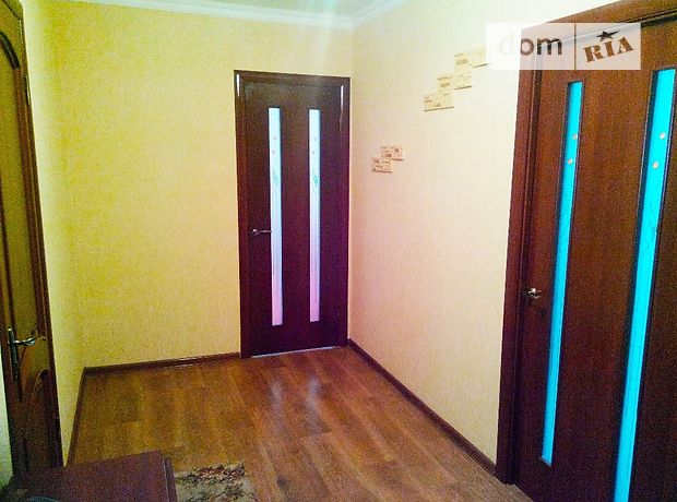 Снять квартиру в Киеве на ул. Ревуцкого 8 за 9500 грн. 