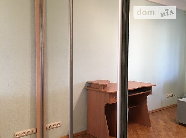 Rent an apartment in Kyiv on the Peremohy square 7 per 15000 uah. 