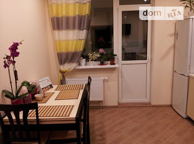 Rent an apartment in Kyiv on the St. Viliamsa Akademika per 20000 uah. 