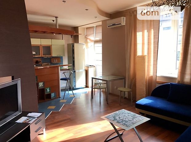 Rent an apartment in Kyiv on the St. Kruhlouniversytetska per 25189 uah. 