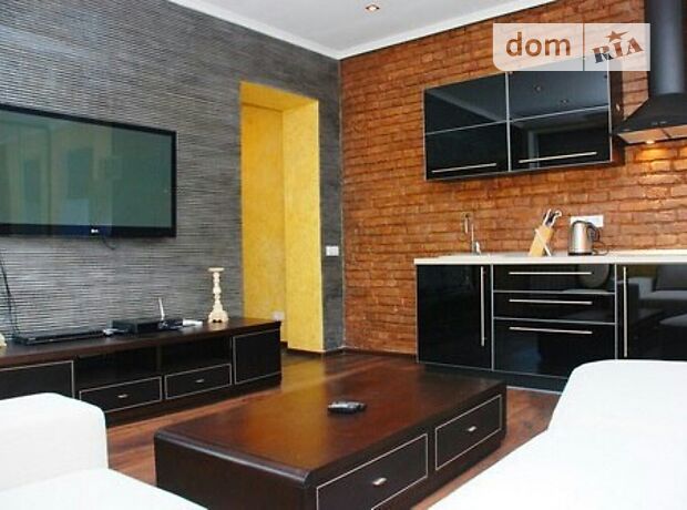 Rent daily an apartment in Kyiv on the St. Lesi Ukrainky 2 per 650 uah. 