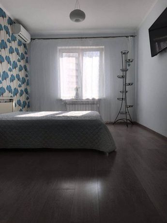 Rent an apartment in Kyiv on the St. Urlivska 20 per 15500 uah. 