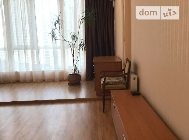 Rent an apartment in Odesa on the St. Akademika Sakharova per 6000 uah. 