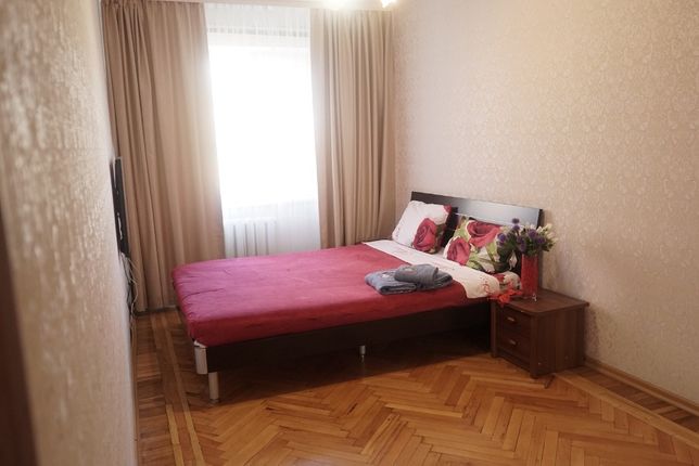 Rent daily an apartment in Kharkiv on the St. Velyka Honcharivska per 650 uah. 