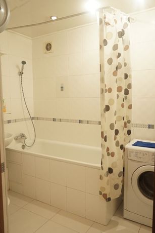 Rent daily an apartment in Kharkiv on the St. Velyka Honcharivska per 650 uah. 