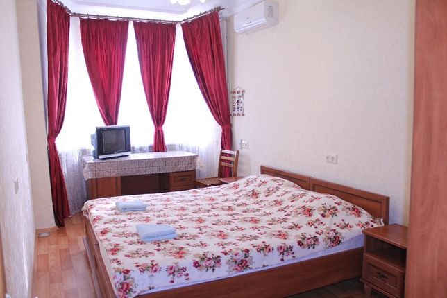 Зняти подобово квартиру в Бердянську на вул. Горького 1 за 290 грн. 