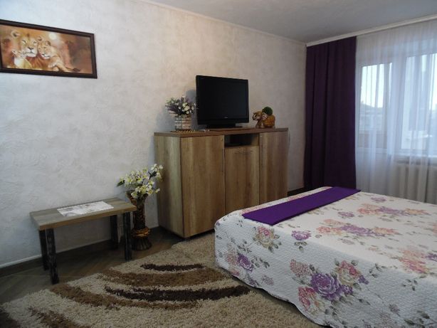 Rent daily an apartment in Khmelnytskyi on the St. Khmelnytskoho Bohdana 38 per 400 uah. 