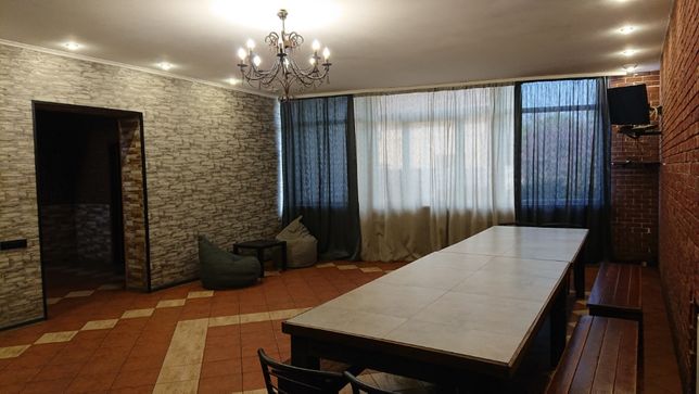 Rent daily a house in Kharkiv on the St. Baseina 2 per 3300 uah. 