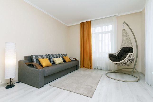 Rent daily an apartment in Kyiv on the St. Vasylkivska 15 per 1100 uah. 