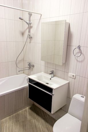 Rent daily an apartment in Kharkiv on the Avenue Haharina per 950 uah. 