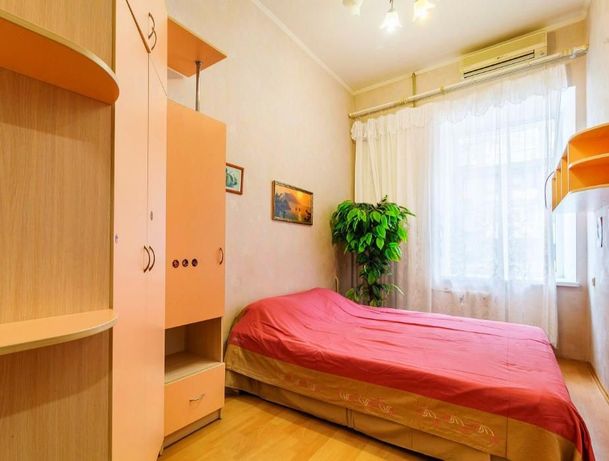 Rent daily an apartment in Dnipro on the Blvd. Katerynoslavskyi 100 per 1000 uah. 