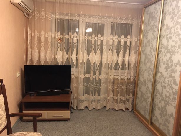 Rent an apartment in Dnipro on the Avenue Oleksandra Polia per 7000 uah. 
