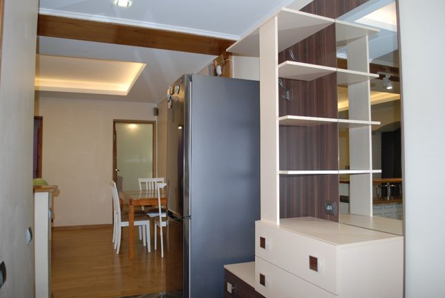 Rent an apartment in Kyiv on the Avenue Peremohy 10 per 25000 uah. 