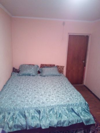 Rent daily a room in Kyiv on the St. Borshchahivska 12 per 250 uah. 