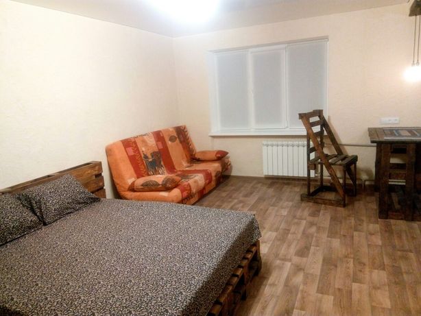 Rent daily an apartment in Kryvyi Rih on the St. Vitaliia Matusevycha 97 per 250 uah. 