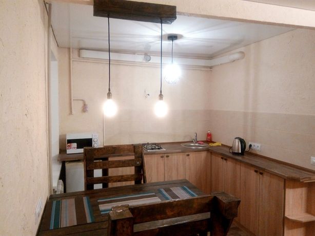 Rent daily an apartment in Kryvyi Rih on the St. Vitaliia Matusevycha 97 per 250 uah. 