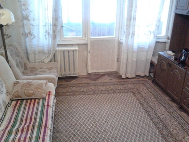 Rent a room in Kyiv on the Lesi Ukrainky square per 2500 uah. 