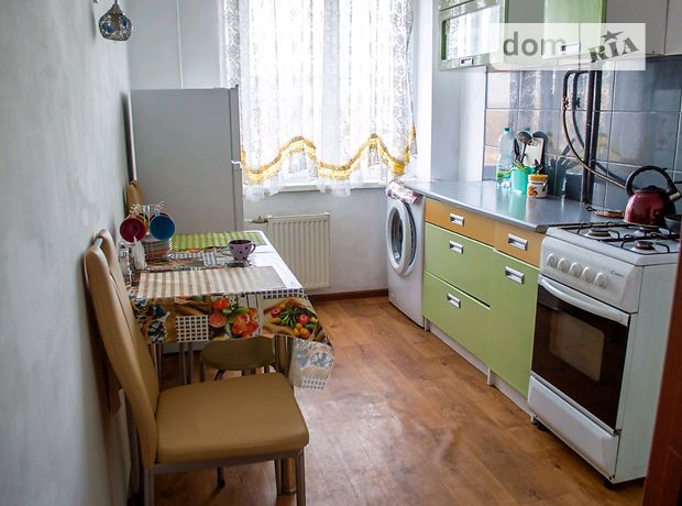 Rent daily an apartment in Mariupol per 350 uah. 