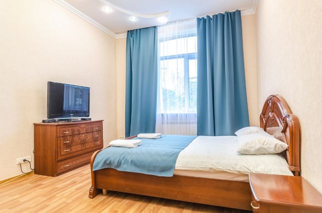 Rent daily an apartment in Kyiv on the St. Tolstoho (Bortnychi) per 1300 uah. 