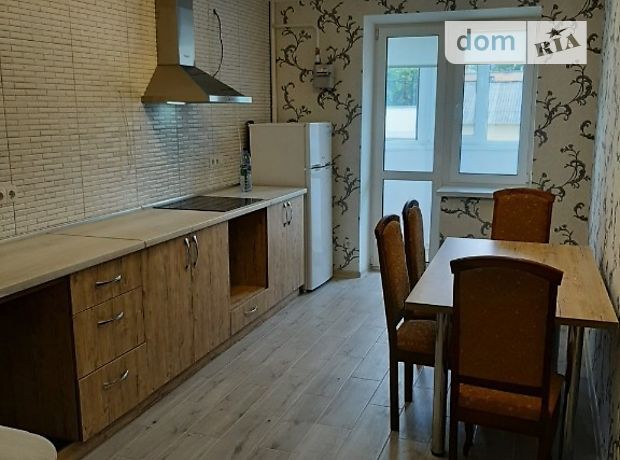 Rent daily an apartment in Poltava on the St. Vuzka per 600 uah. 