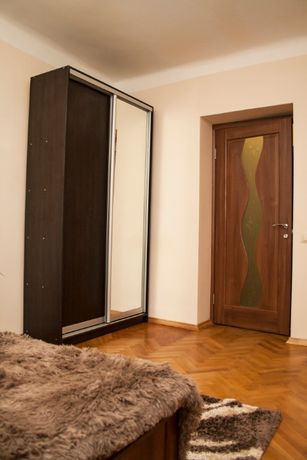 Rent daily a room in Lviv on the Avenue Shevchenka 6 per 350 uah. 