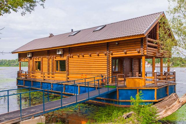 Rent daily a house in Kyiv near Metro Hidropark per 5000 uah. 