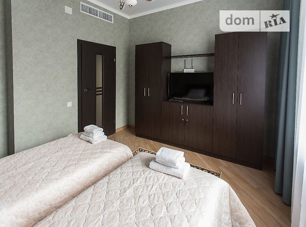 Зняти подобово квартиру в Одесі на вул. Середньофонтанська 3 за 2300 грн. 