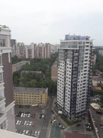 Rent an apartment in Odesa on the St. Henuezka 24д per 12000 uah. 