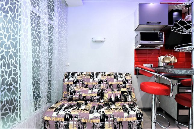 Rent daily an apartment in Kyiv on the St. Mytropolyta Vasylia Lypkivskoho 16В per 1300 uah. 