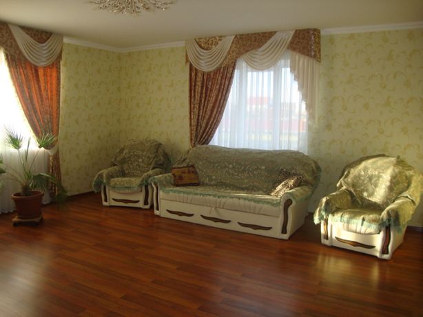 Rent daily a house in Kyiv on the St. Hertsena 320 per 7000 uah. 