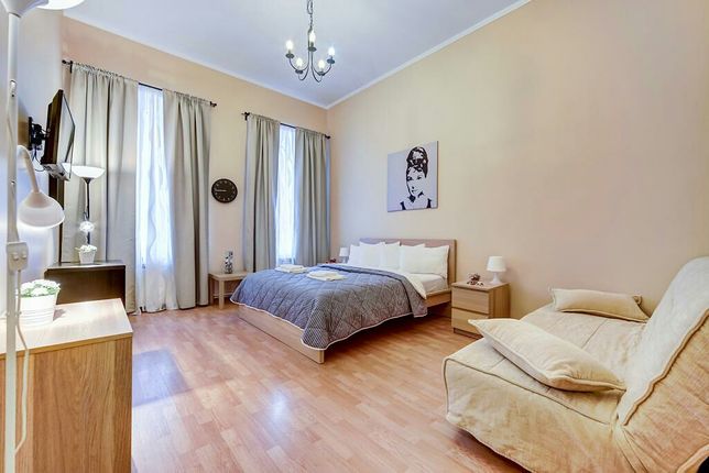 Rent daily an apartment in Kharkiv on the St. Pushkinska 2 per 800 uah. 