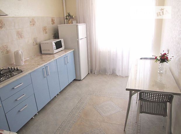 Rent daily an apartment in Ternopil on the St. Korolova per 500 uah. 