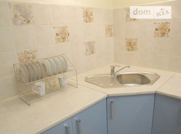 Rent daily an apartment in Ternopil on the St. Korolova per 500 uah. 