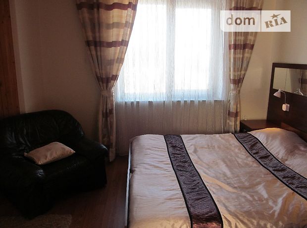 Rent daily an apartment in Ternopil on the Avenue Stepana Bandery per 1000 uah. 