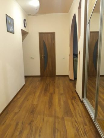 Rent daily an apartment in Rivne on the St. Malorivnenska 12 per 500 uah. 