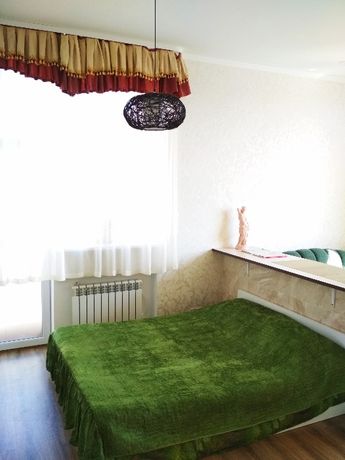 Rent daily an apartment in Lutsk on the St. Zatyshna per 400 uah. 