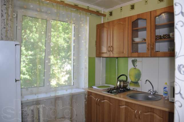 Rent daily an apartment in Uman on the St. Komarova per 350 uah. 