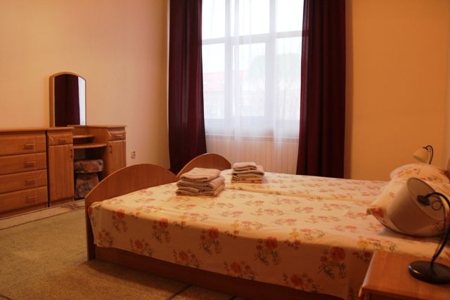 Rent daily an apartment in Mukachevo on the Kyryla i Mefodiia square per 800 uah. 